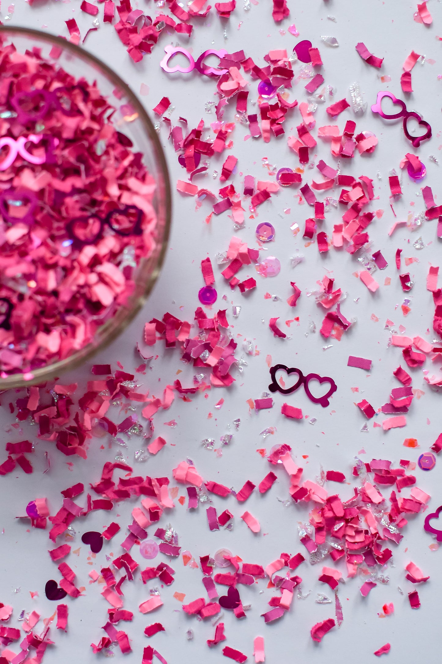 She sees The World Through Heart-Colored Glasses Confetti Mix