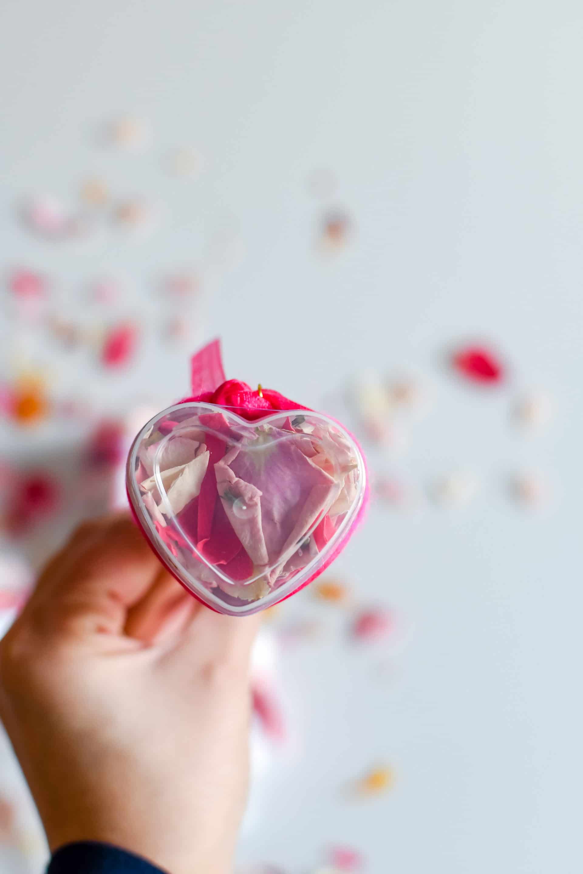 Heart Shaped Valentine's Day Confetti Poppers